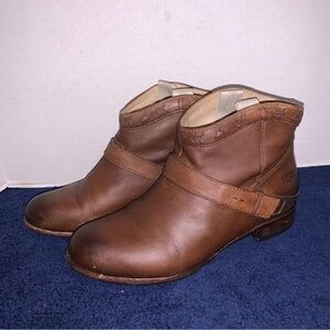 UGG Women's Brown Ankle Boots